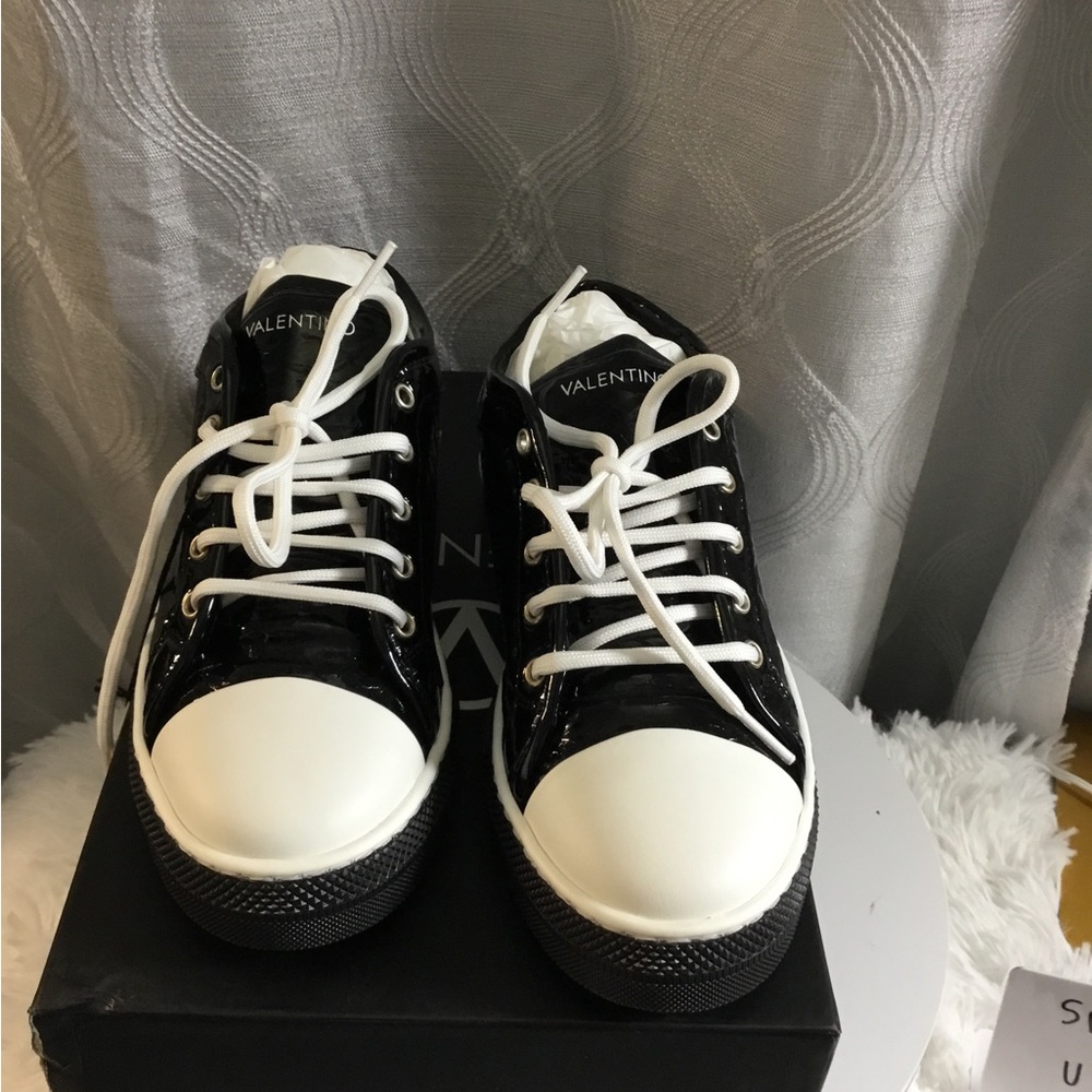 Valentino Black Patent and White Toe Cap Low-Top Sneakers - Picture 2 of 11